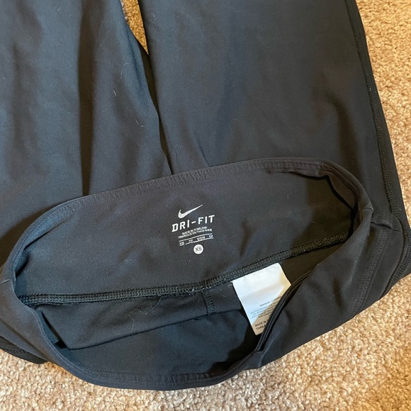 Nike Dri-Fit Womens Size Small S Running Capri Cropped Leggings Pants - Picture 3 of 3